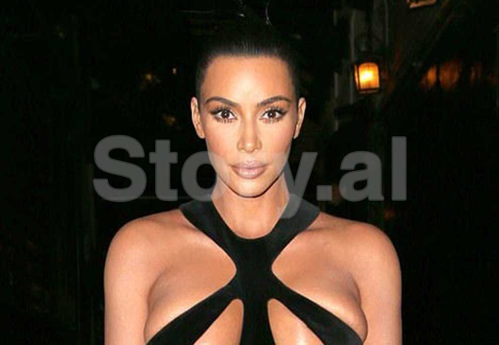 Habit Kim Kardashian, s’i lë vend imagjinatës me fustanin e dizenjuar nga i shoqi