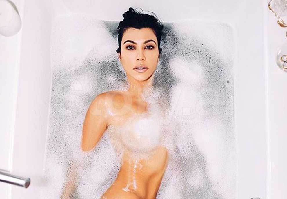 Motra e Kim Kardashian “merr patentën” për pozat nudo, e fundit në vaskë