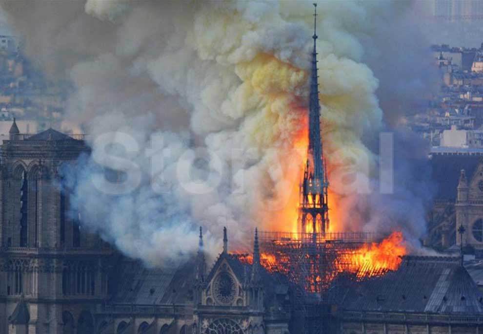 Publikohen fotot e para brenda ‘Notre Dame’ mes flakësh