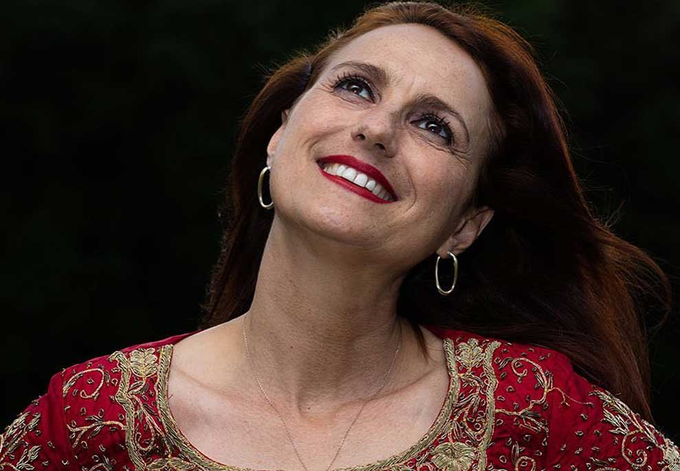 Këngëtarja shqiptare përlotet në emisionin: Kam sakrifikuar shumë si…