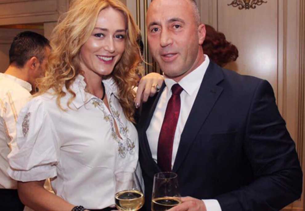 “Në më t’mirin vend”/ Pas humbjes, Anita Haradinaj poston foton me verën qindra euroshe në tavolinë