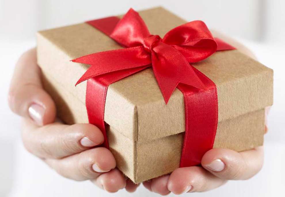 9 dhuratat që nuk duhet të bëni për festa, sjellin fatkeqësi