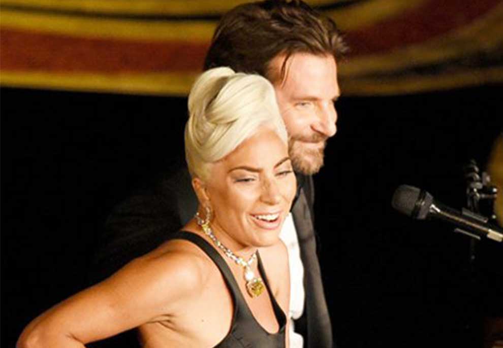 Lady Gaga sqaron njëherë e mirë se çfarë ka ndodhur midis saj dhe Bradley Cooper