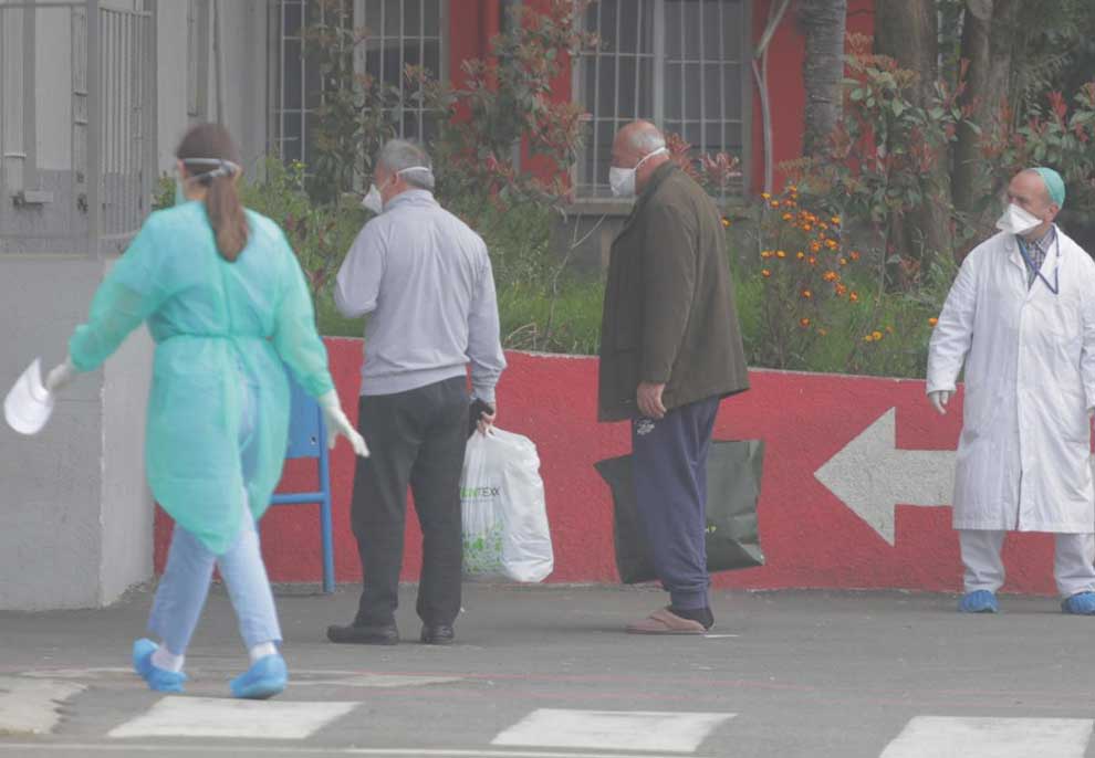 Tre pacientë të tjerë të dyshuar në spitalin Infektiv në Tiranë, ja pamjet