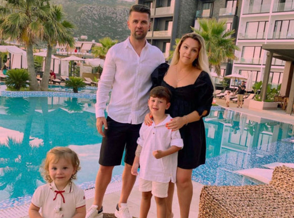 “E ëmbla ime”, futbollisti shqiptar ndan fotot më të bukura të vajzës dhe ka një urim special për 2-vjetorin e saj