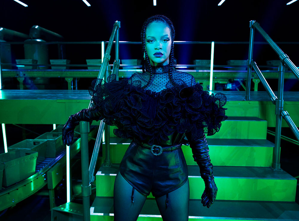 Rihanna organizon sfilatën e veçantë me vajzat VIP: “Ishte sfidë e madhe për shkak të pandemisë”