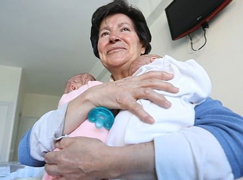 Lindi binjakët në moshën 64 vjeçare, por gjykata vendos që të humbasë kujdestarinë
