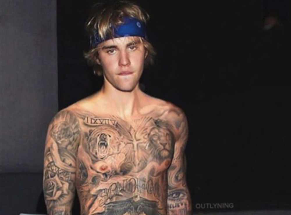 Justin Bieber nuk ndalet me tatuazhet dhe e ëma e komenton siç do bënte mami jonë