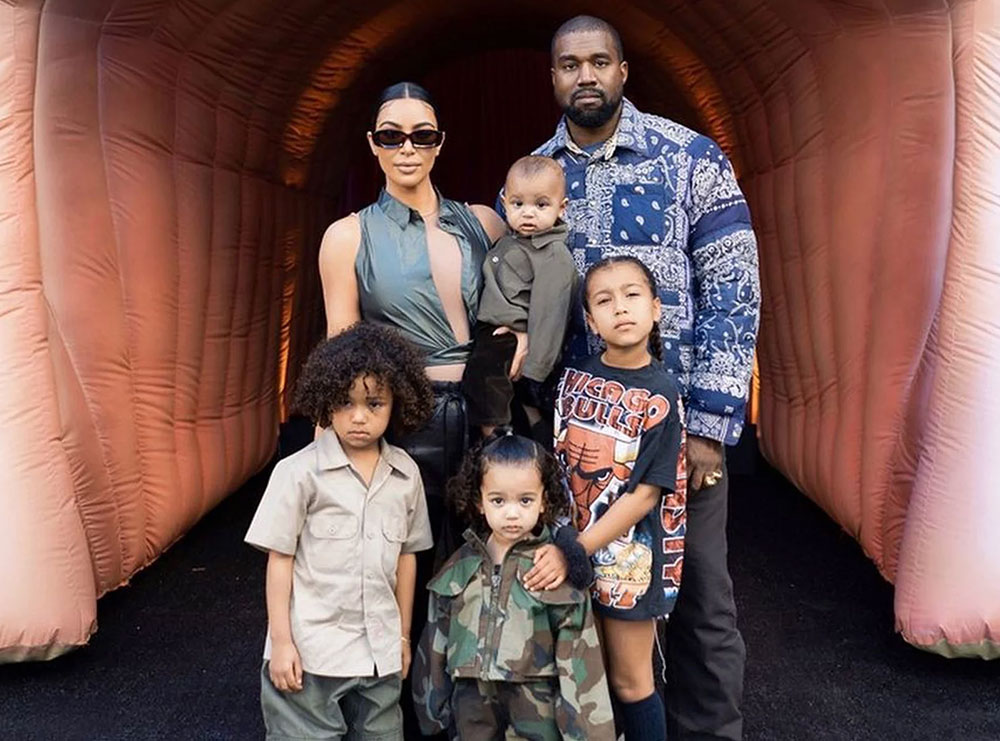 Kim dhe Kanye, si çdo çift, mbajnë kontakte vetëm për një arsye