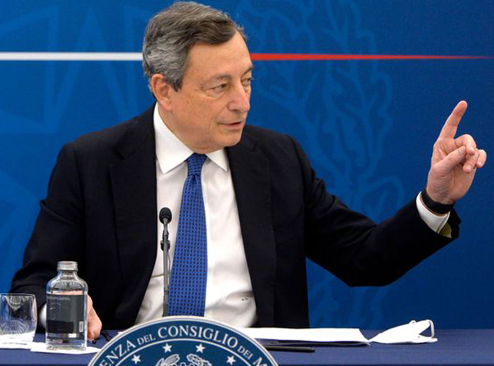 Makina e tij përplas një tjetër, Mario Draghi zbret dhe kërkon falje
