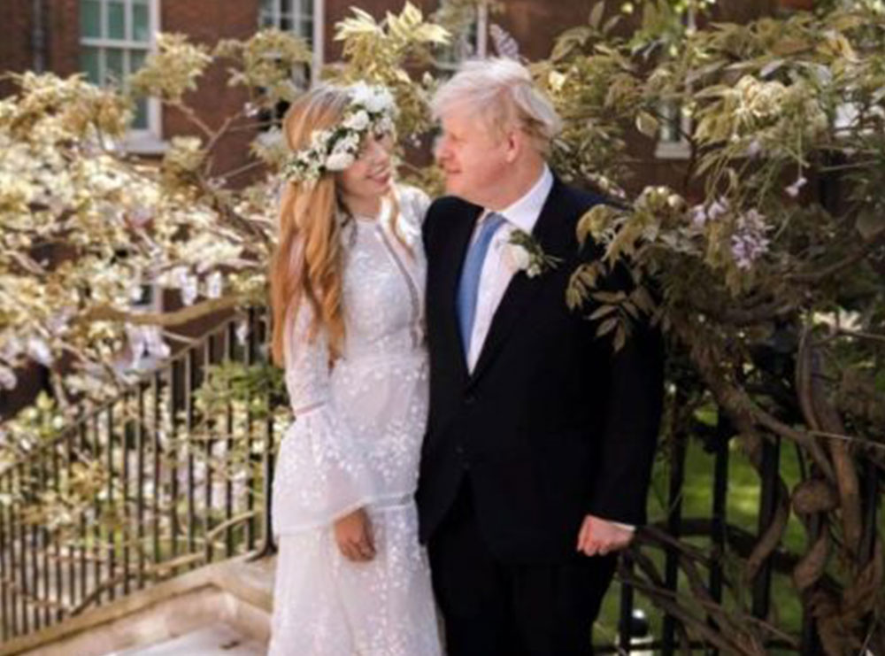 Boris Johnson qenka martuar në fshehtësi dhe kemi një foto të nuses dhe dhëndrit