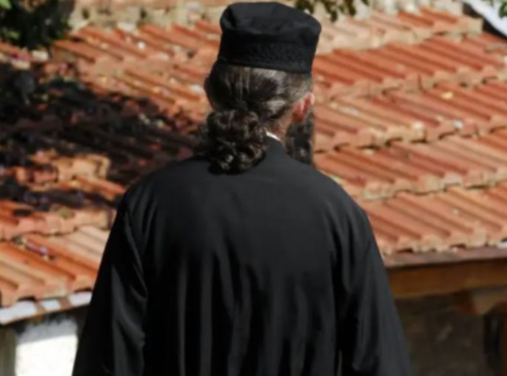 Kishte abuzuar seksualisht me një 13-vjeçare, arrestohet prifti në Greqi