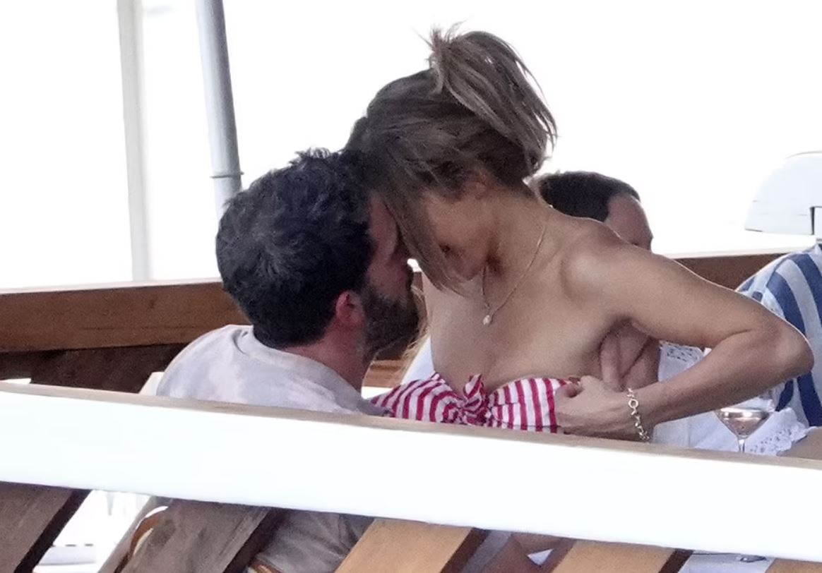 Jennifer Lopez dhe Ben Affleck me skena të ‘nxehta’ gjatë pushimeve në Itali