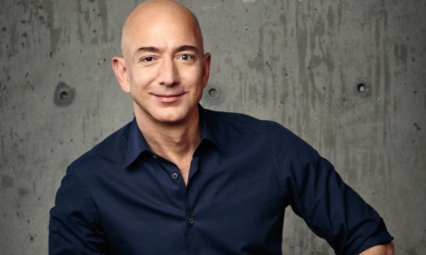 Jahti i Jeff Bezos ankorohet në Sarandë. Miliarderi po pushon në Shqipëri?