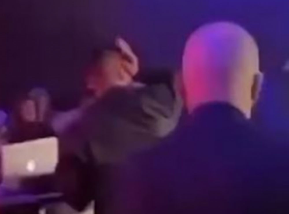 Video/ Incident i rëndë, Butrint Imeri qëllohet gjatë koncertit të tij