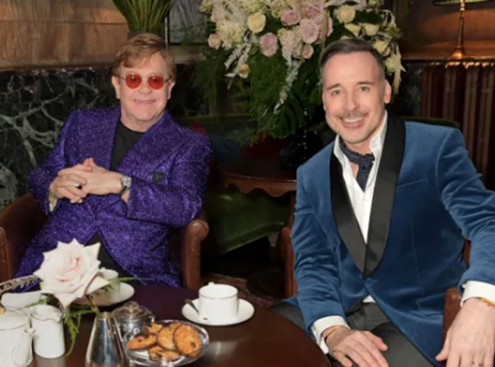 Elton John zbulon se ai dhe bashkëshorti David Furnish u përpoqën të adoptonin një fëmijë ukrainas, por u refuzuan për shkak të orientimit seksual