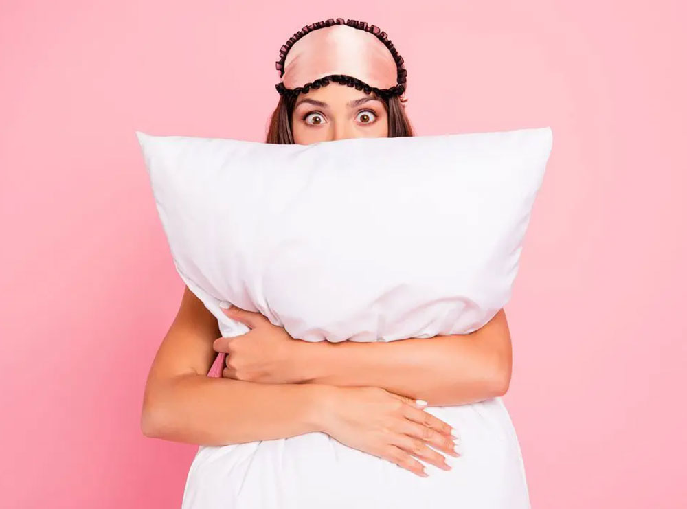 Gjumi pa jastëk: Përfitimet dhe efektet në shtyllën kurrizore