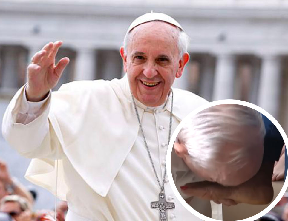 Papa u lan dhe u puth këmbët të burgosurve në Romë