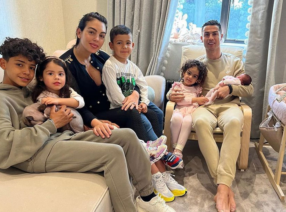 Pas humbjes së djalit të porsalndur, Ronaldo poston foton me vajzën e vogël: Tani është koha të…