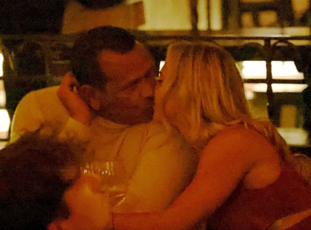 Alex Rodriguez dhe e dashura e tij 25-vjeçare fotografohen për herë të parë duke u puthur