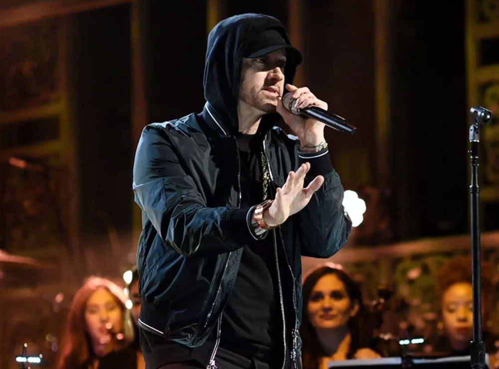 Eminem zbulon datën e lancimit të albumit “Curtain Call 2”