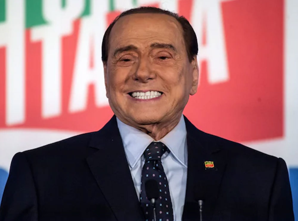 Pas nëntë vitesh ndërprerje, Berlusconi njofton rikthimin në skenën politike
