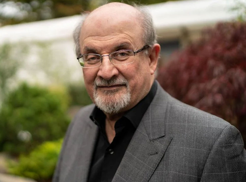 Salman Rushdie humb shikimin në njërin sy dhe aftësinë e njërës dorë!
