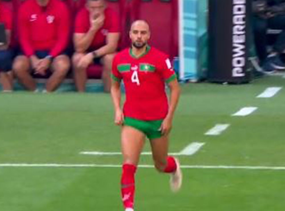 Mesfushori i Marokut ngec në tualet, trajneri shkon e kërkon dhe e rikthen në lojë