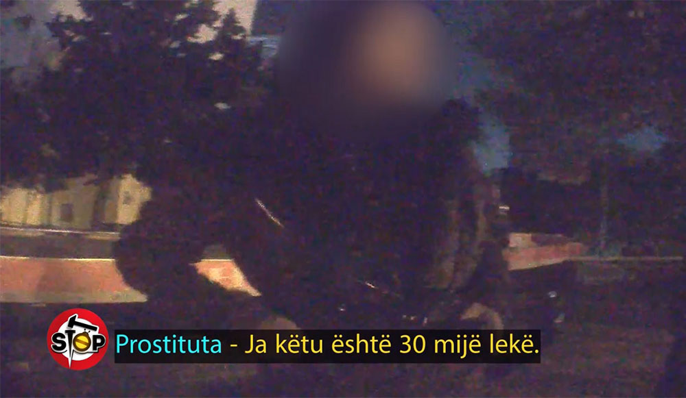 Prostitucion te lulishtja e pallatit: 30 mijë Lekë në makinë, 50 mijë në hotel (Kamera e fshehtë)