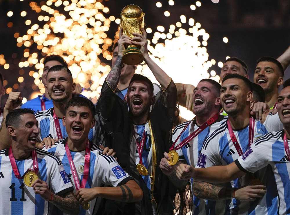 Kupa e Botës tregoi se futbolli si lojë nuk i përket FIFA-s