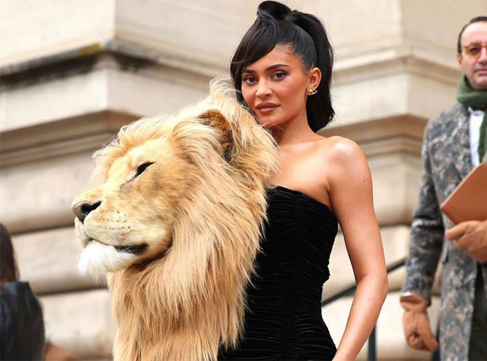 Koka super reale e luanit të Kylie Jenner ndez debat në Javën e Modës në Paris