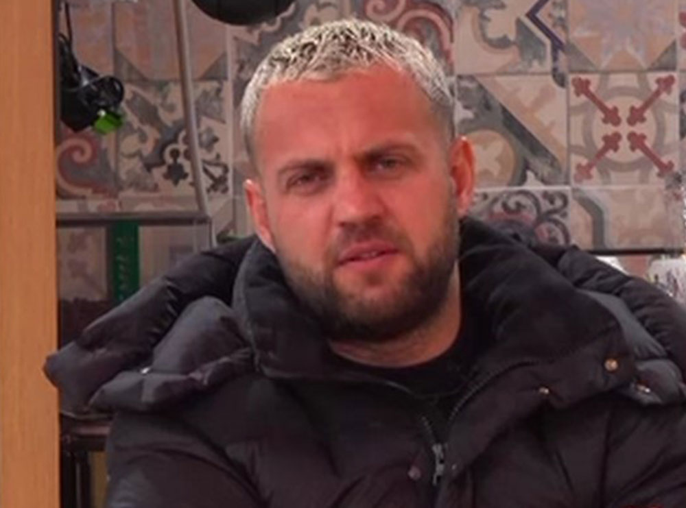 Luiz Ejlli përlot shqiptarët: Babain e humba natën e krishtlindjeve, më mori në telefon 4 orë para (video)