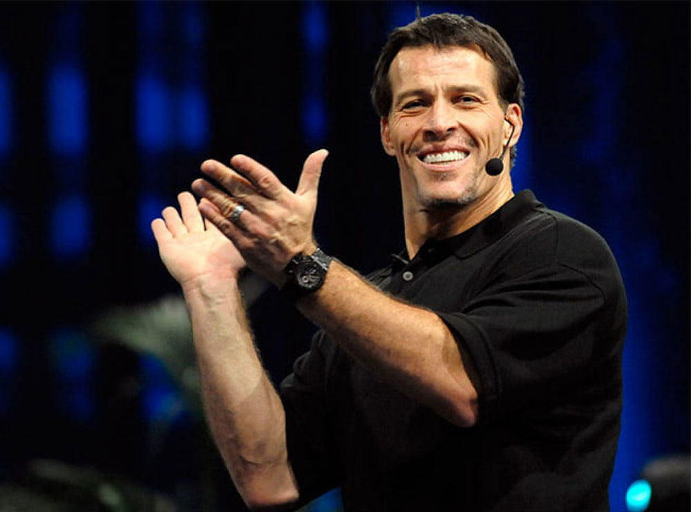 5 sekretet e Tony Robbins për të arritur qëllimet: Nisni në fillim të vitit