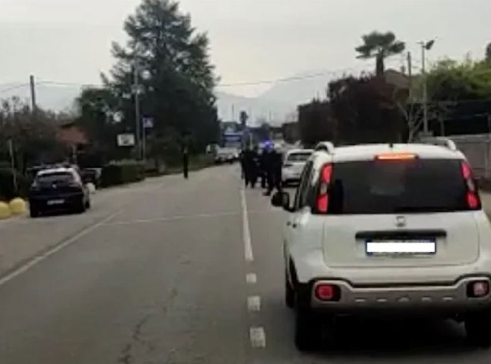 Garë “kokë më kokë” me policinë, arrestohet pasi kaloi disa postblloqe 24-vjeçari shqiptar në Itali