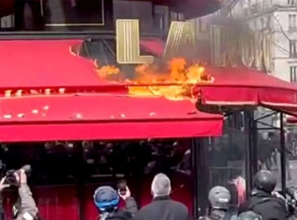 Protestuesit francezë djegin restorantin e preferuar të Macron