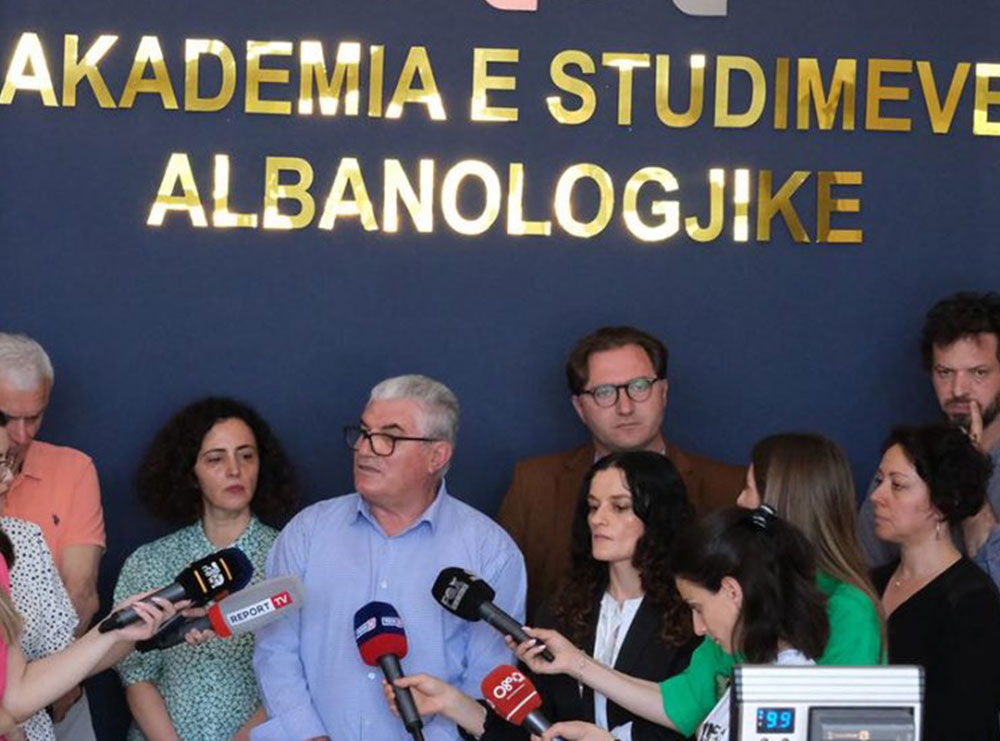 Akademia e Studimeve Albanologjike, profesorët e huaj të shqetësuar: Tronditëse! Dëm i pariparueshëm për kërkimin shqiptar
