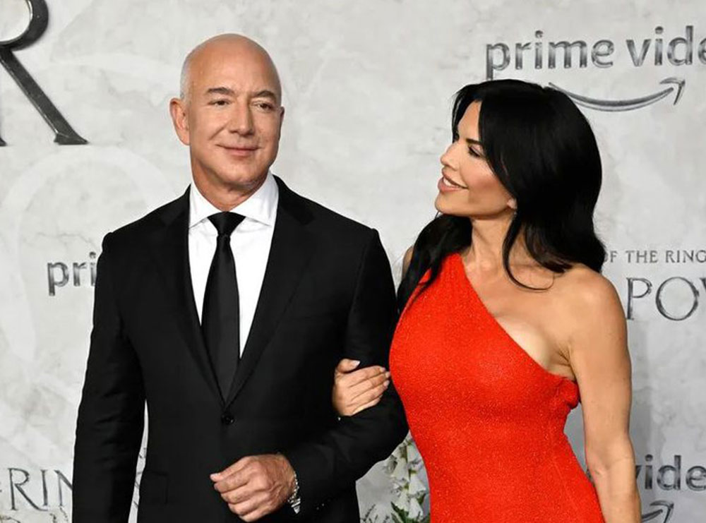 Jeff Bezos fejohet me Lauren Sánchez