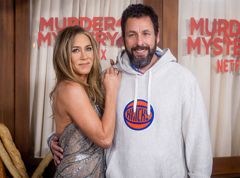 Adam Sandler i dërgon Jennifer Aniston lule çdo ‘Ditë të Nënës’ për shkak të problemeve të saj për të mbetur shtatzënë