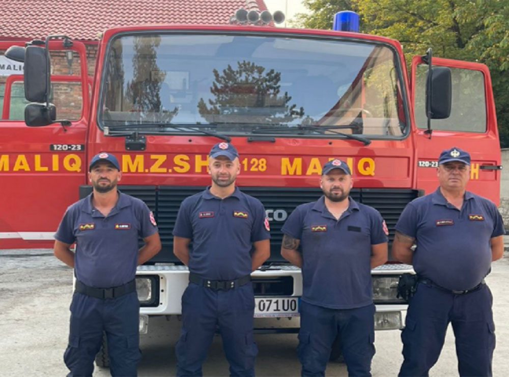 Zjarret/ Greqia refuzon ndihmën e Shqipërisë, zjarrfikësit kthehen mbrapsht