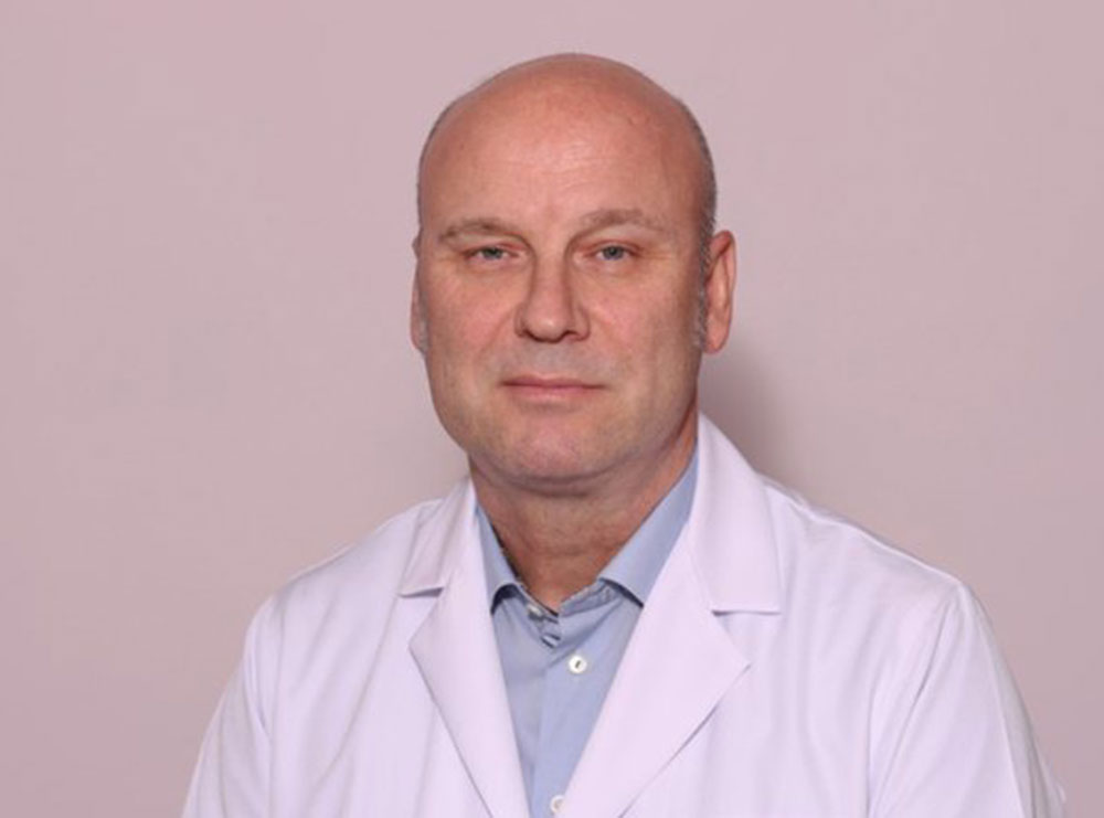26 vjet karrierë/ Sokol Xhepa, mjeku i sukseseve që drejton Shërbimin e Kirurgjisë Vaskulare në QSUT