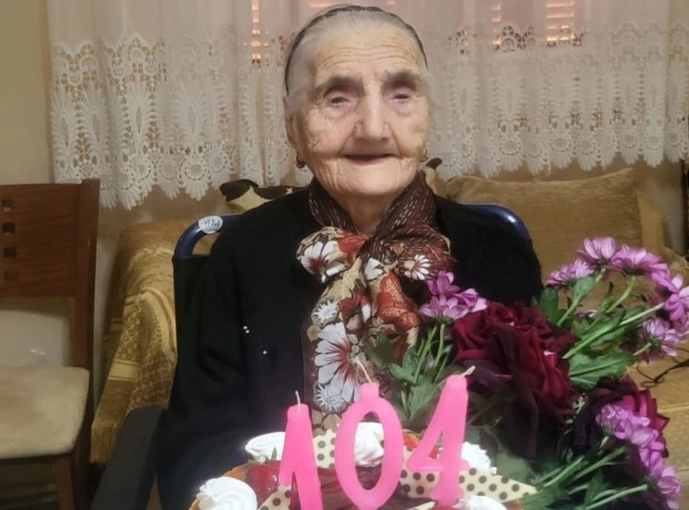 104 vjeçarja nga Kolonja feston ditëlindjen – zbulon sekretin e jetëgjatësisë! Fëmija i 7 i saj: Edi Rama