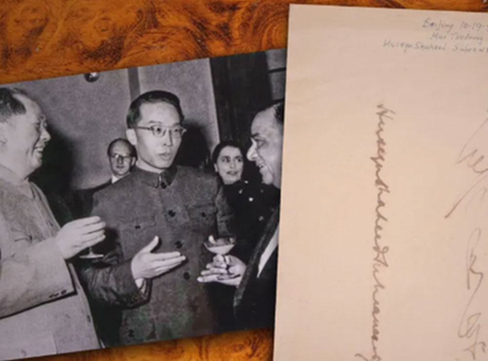 Nga Mao Ce Dun te “The Beatles”, koleksioni unik i autografeve shitet në ankand