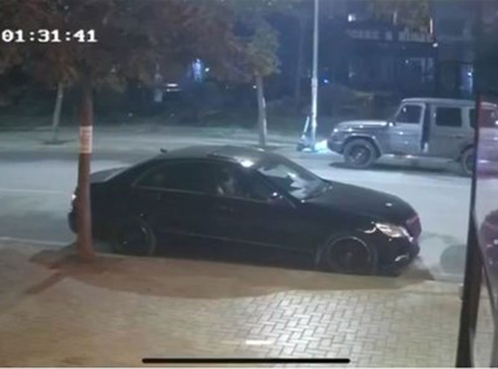 PAMJE TË QARTA/ Momenti kur vritet Klaudio Prendi, vrasësit i shkojnë paralel me “Audi”…(VIDEO)