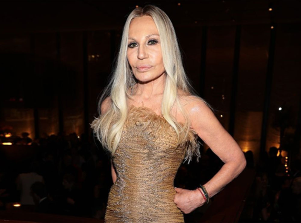 Donatella Versace shokon fansat me ndryshimin më të fundit