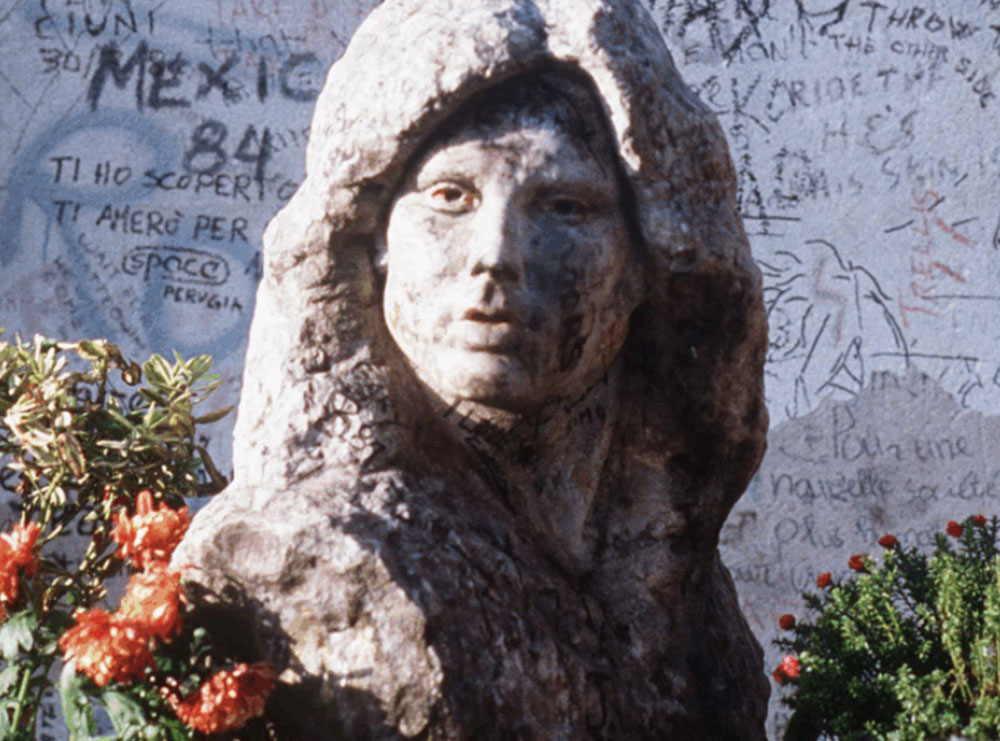 U vodh nga varri, gjendet rastësisht pas 37 vitesh statuja e Jim Morrison!