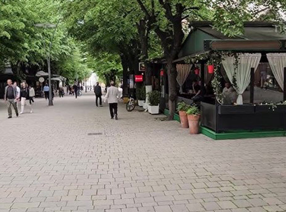 Si nisi sherri/ Goditi me gotë menaxheren e faqes që denigronte të rinjtë në Korçë, adoleshentja: Na ofendoi!