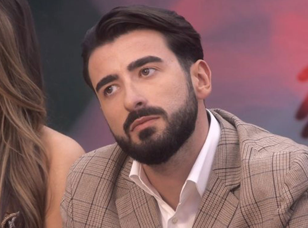 VIDEO/ Publikohet momenti kur Xhonatan Islami rrëzohet nga parashuta!